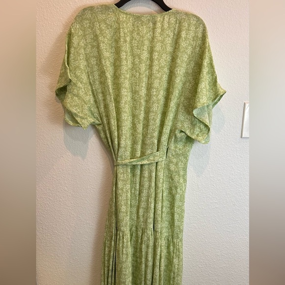 MINKPINK green floral Summer Lovin’ Wrap Maxi romantic fairy Dress - Picture 3 of 7